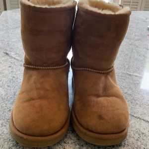 Girls Tan UGG boots with Initial F and cupcake